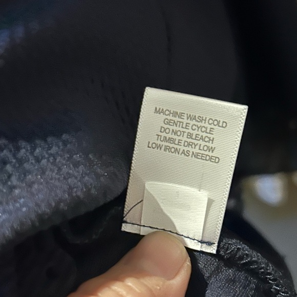 Signature by Robbie Bee Women’s Navy Blue Eye-Hole Floral Bottom Trim Pattern Sl - Picture 8 of 9